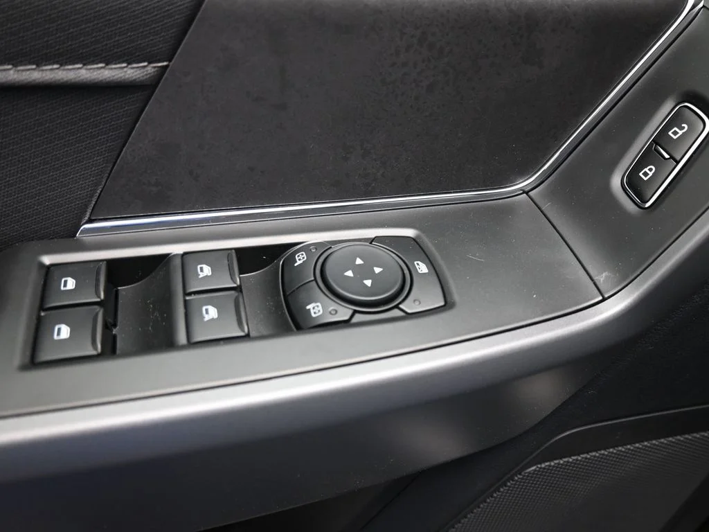 New 2026 Carbonized Gray Metallic Ford XLT image 11