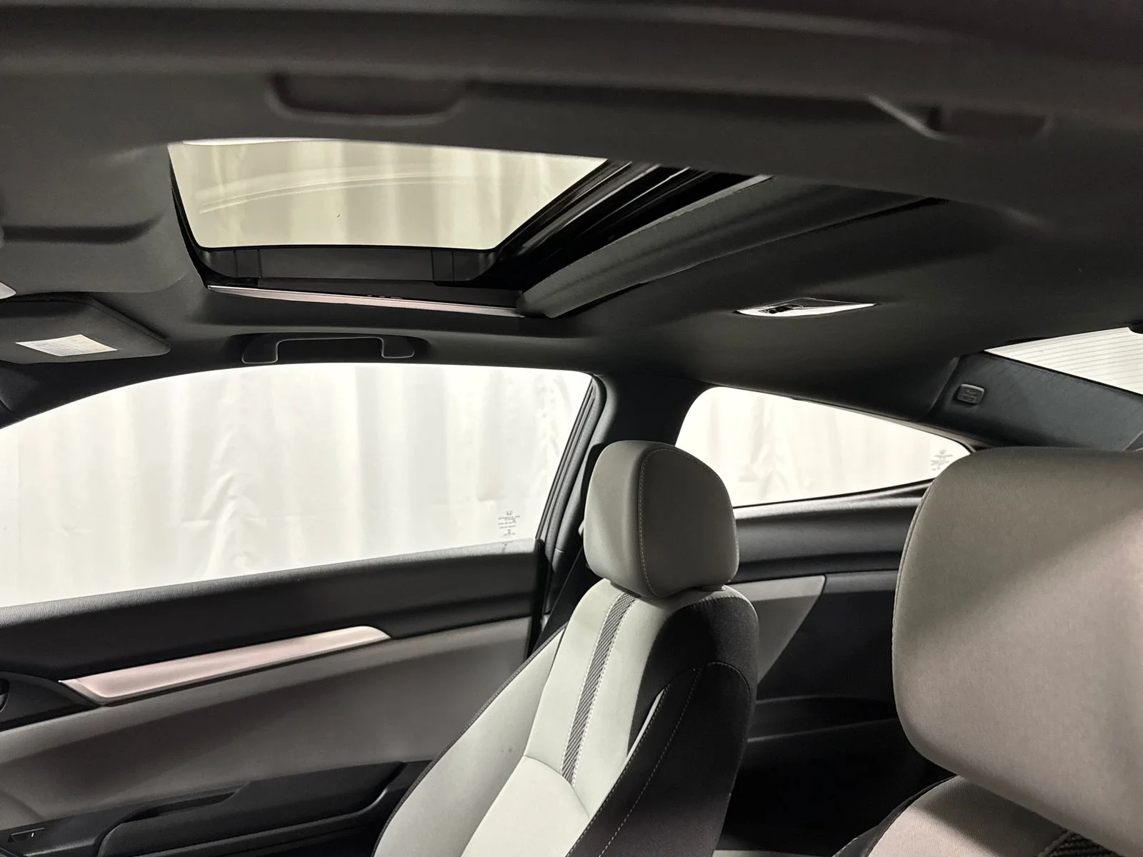 Used 2018  Honda LX-P image 25
