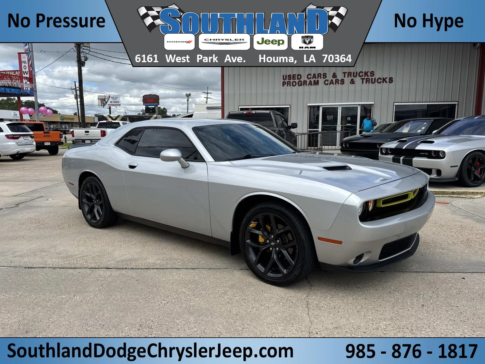 Used 2022 Triple Nickel Clearcoat Dodge SXT image 1