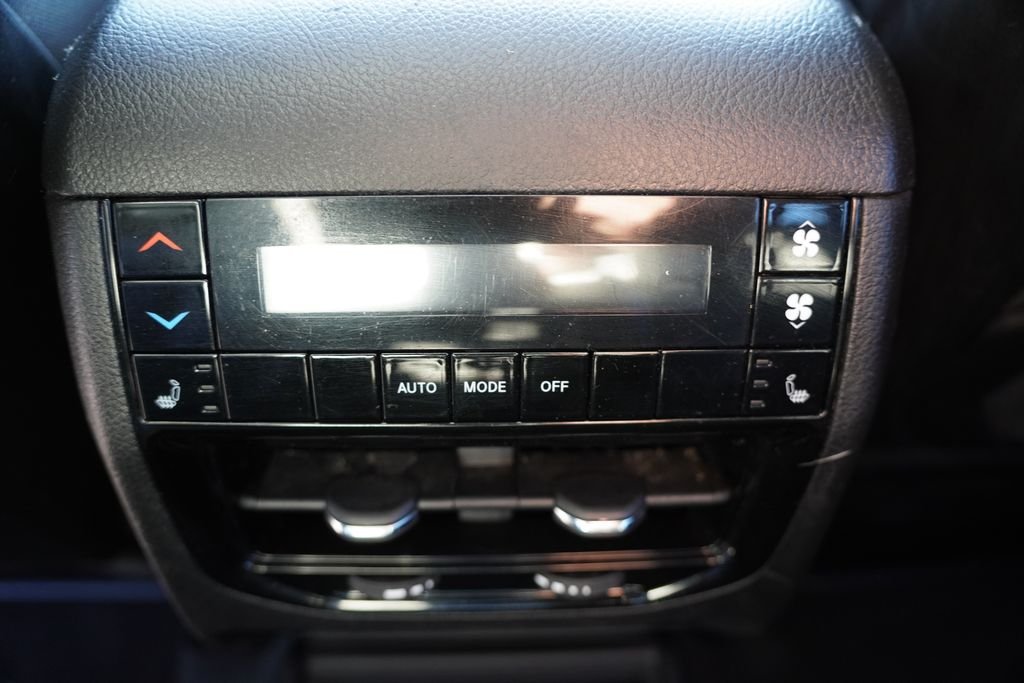 Used 2023 Baltic Gray Metallic Clearcoat Jeep Limited image 19