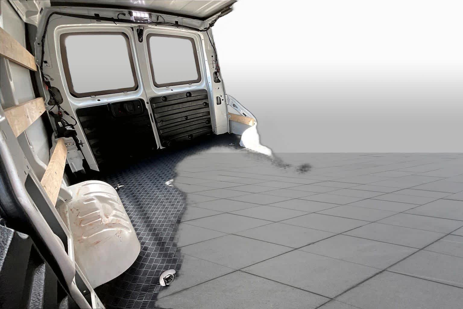 Used 2025 Summit White Chevrolet  image 16