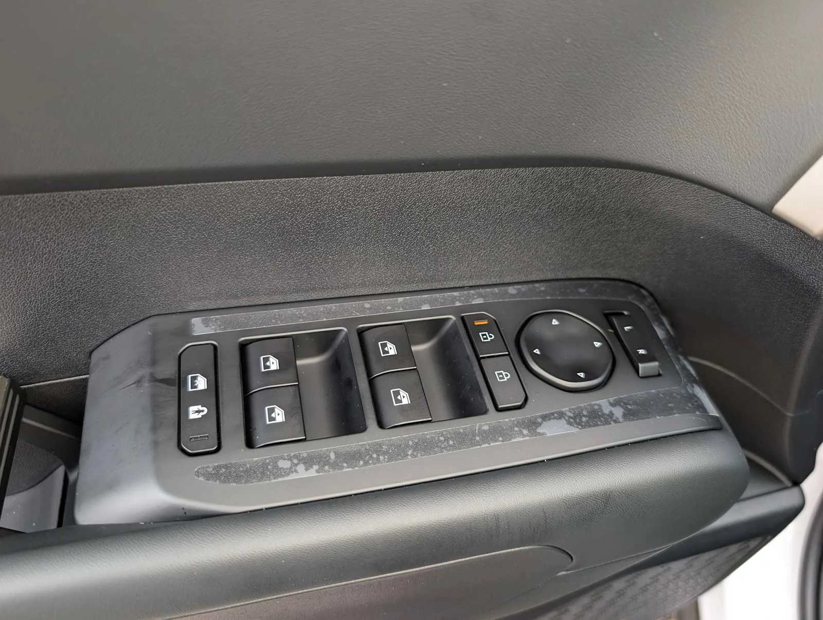 New 2027 Glacial White Pearl Kia S image 32