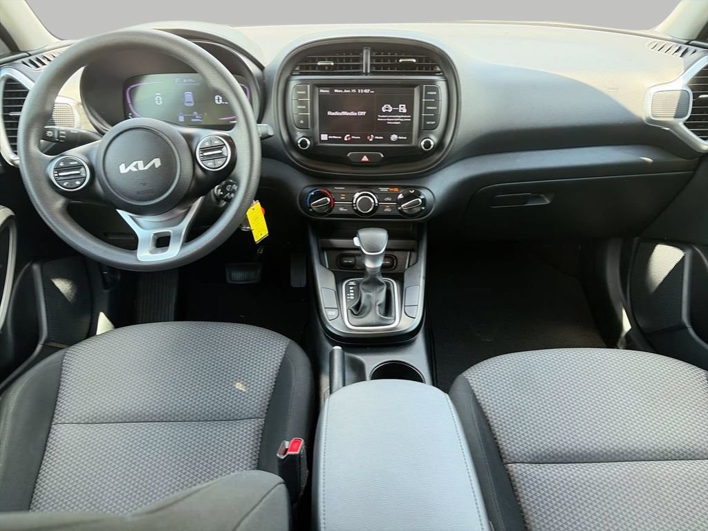 Used 2024 White Kia LX image 9