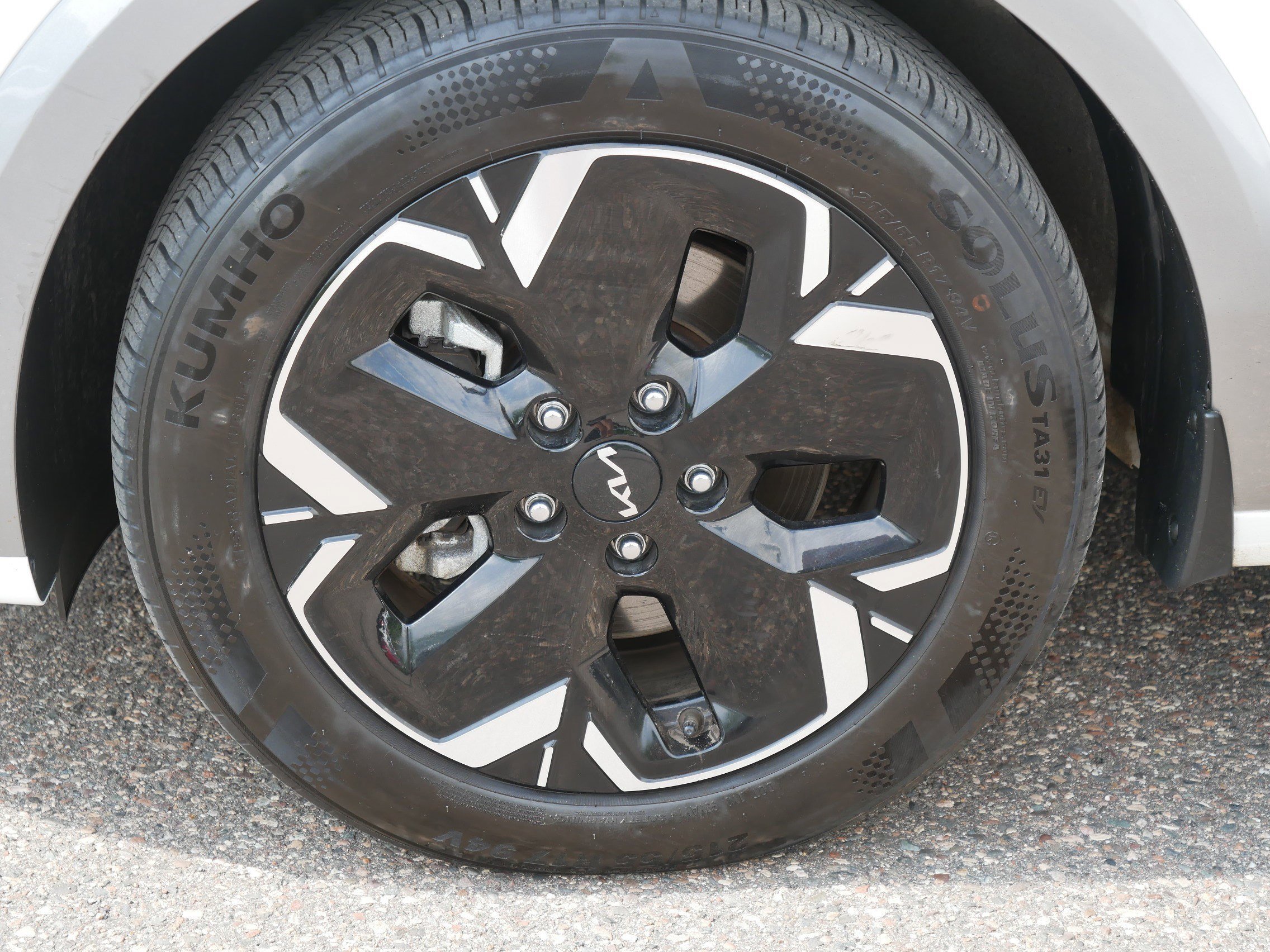 Certified Used 2024 Snow White Pearl Kia Wave image 15