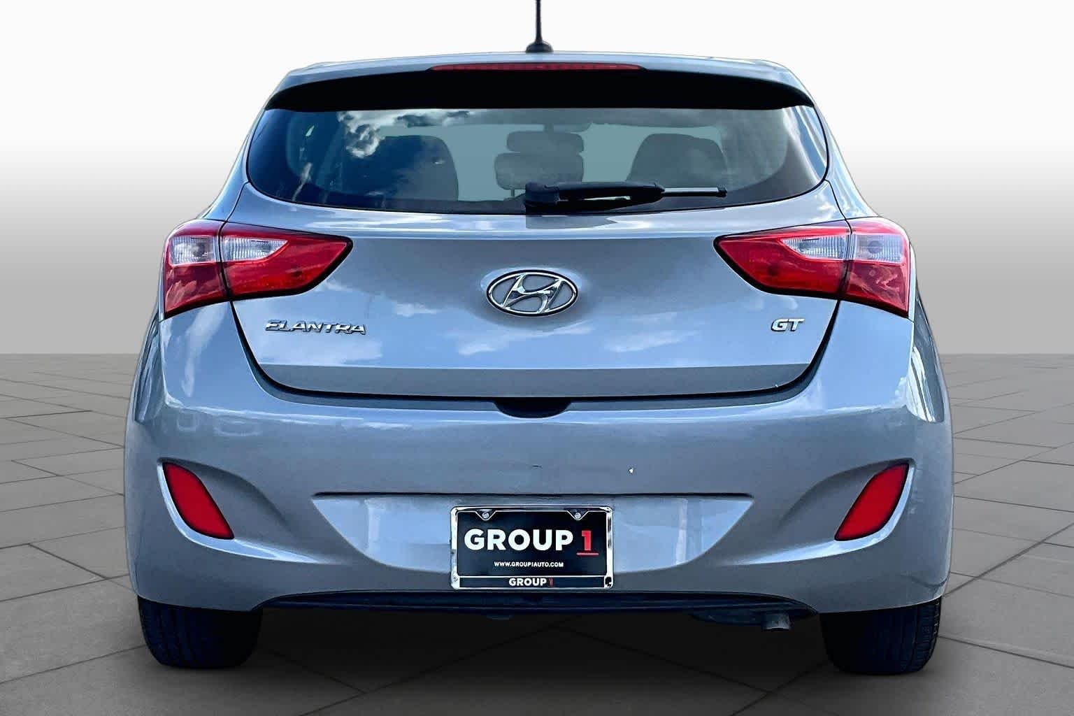 Used 2016 Titanium Gray Metallic Hyundai  image 5