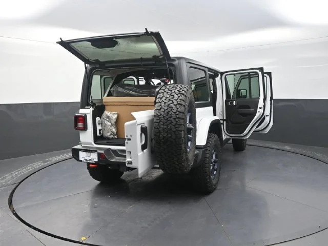 New 2026 Bright White Clearcoat Jeep  image 32