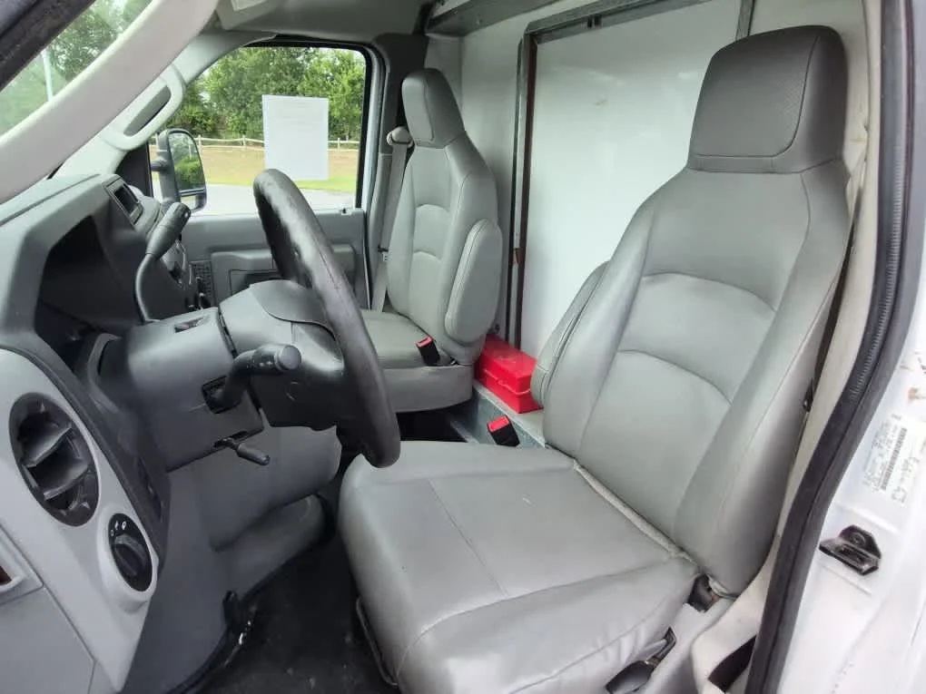 Used 2019 Oxford White Ford  image 8