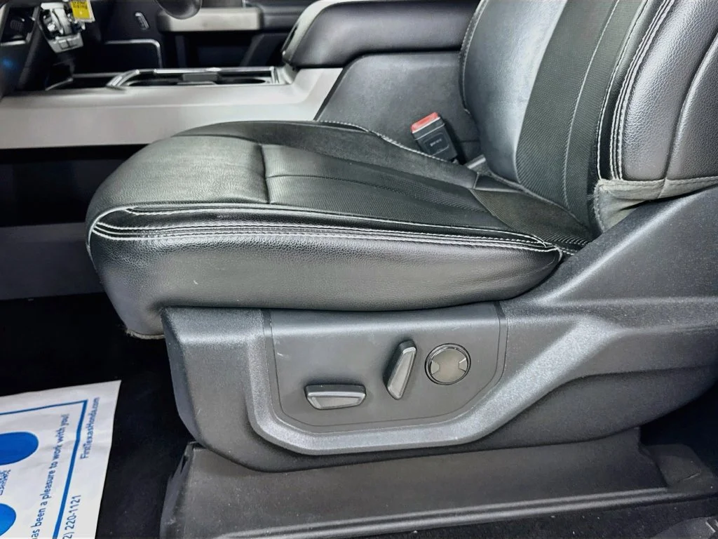 Used 2020 Silver Metallic Ford Lariat image 24