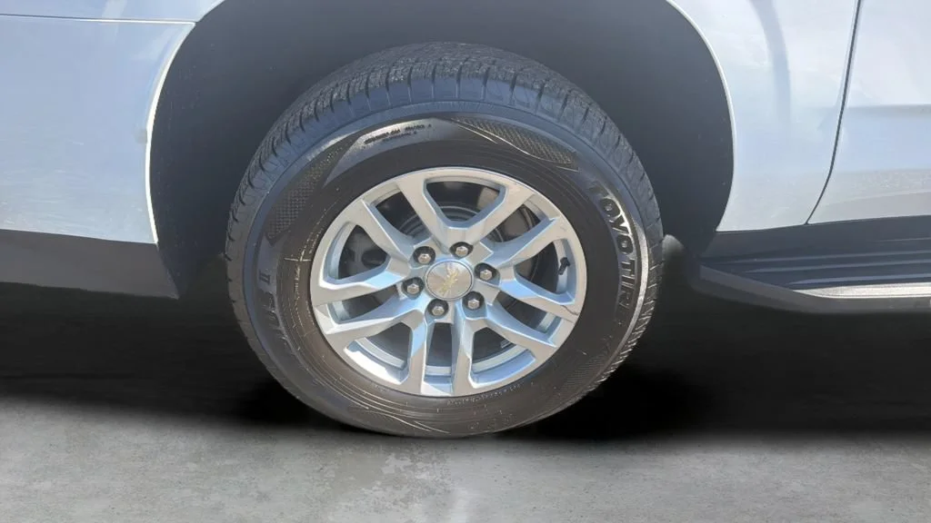 Used 2021 SUMMIT WHITE Chevrolet LT image 18