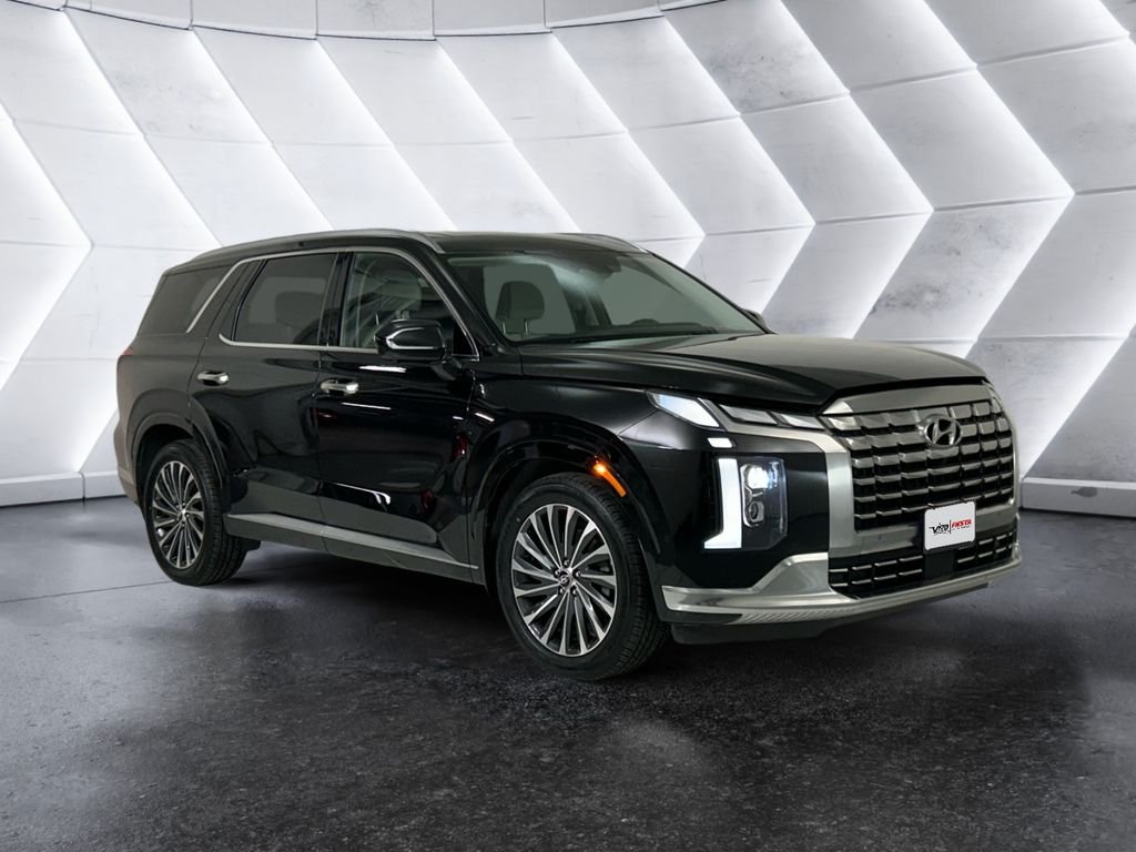 Used 2025 Black Hyundai Calligraphy image 1