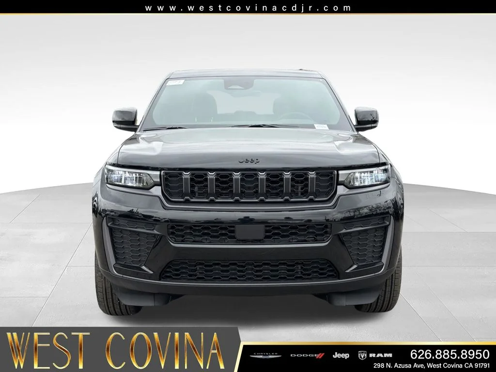 New 2026 Diamond Black Crystal Pearlcoat Jeep Altitude image 3