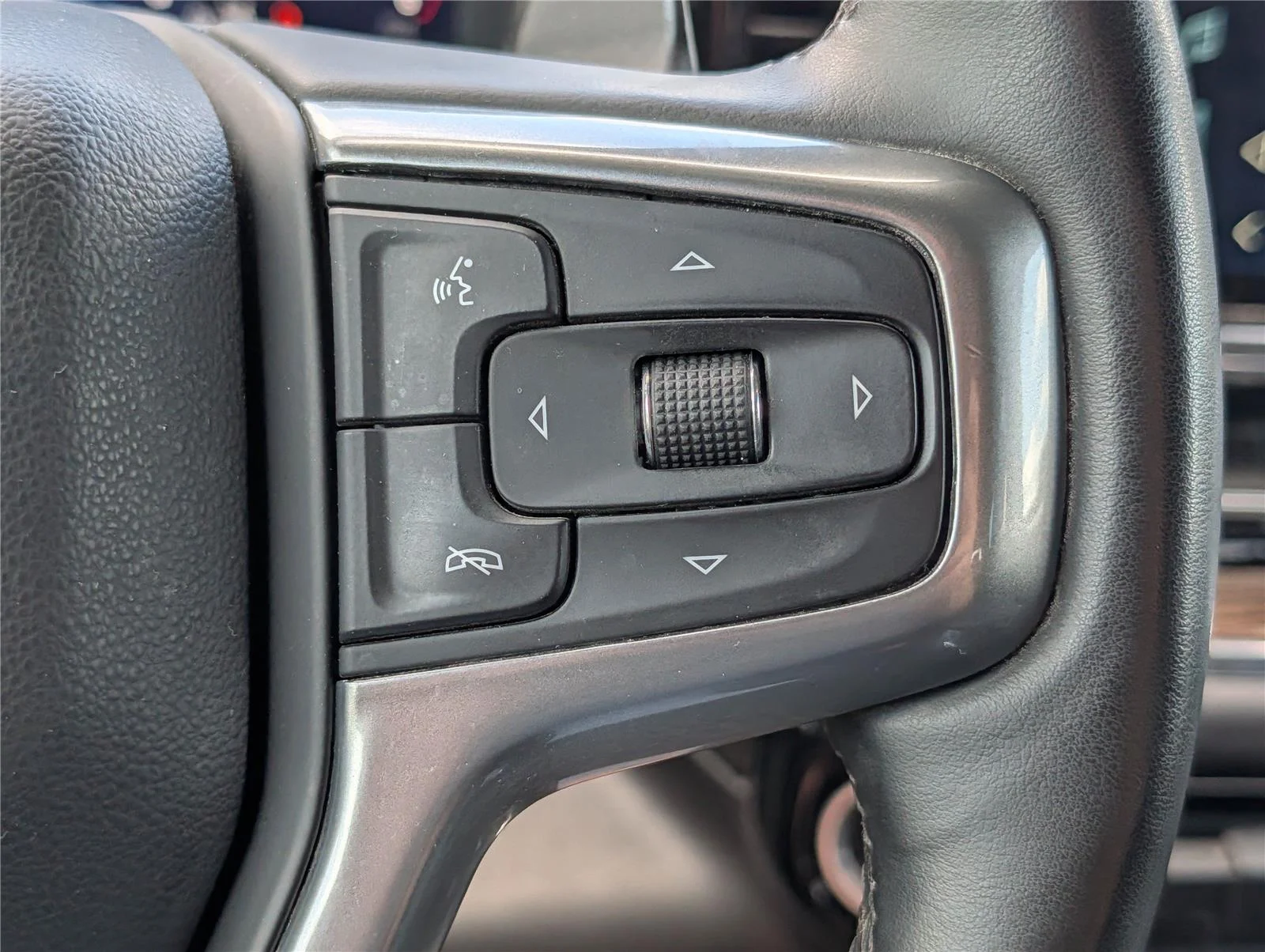 Used 2024 Summit White Chevrolet LT Trail Boss image 25