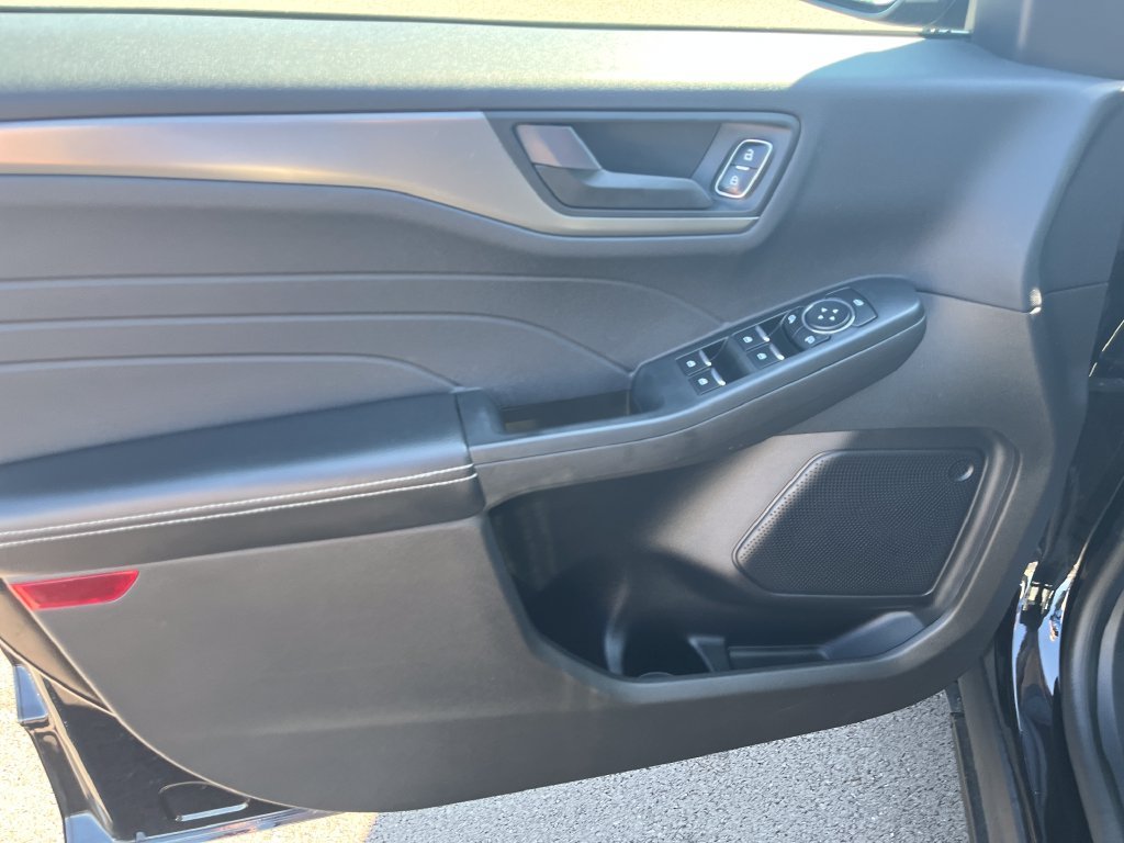 Used 2023 Black Ford Active image 11