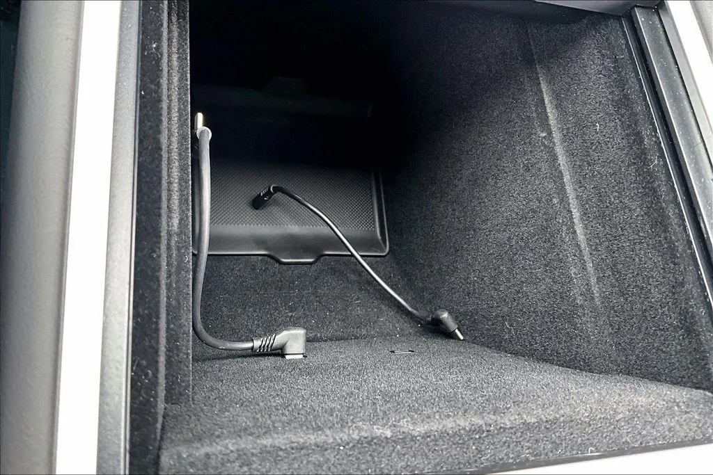 Used 2023  Tesla Performance image 16