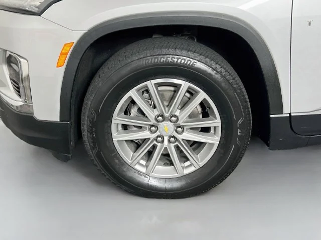 Used 2022 Silver Chevrolet 1LT image 27