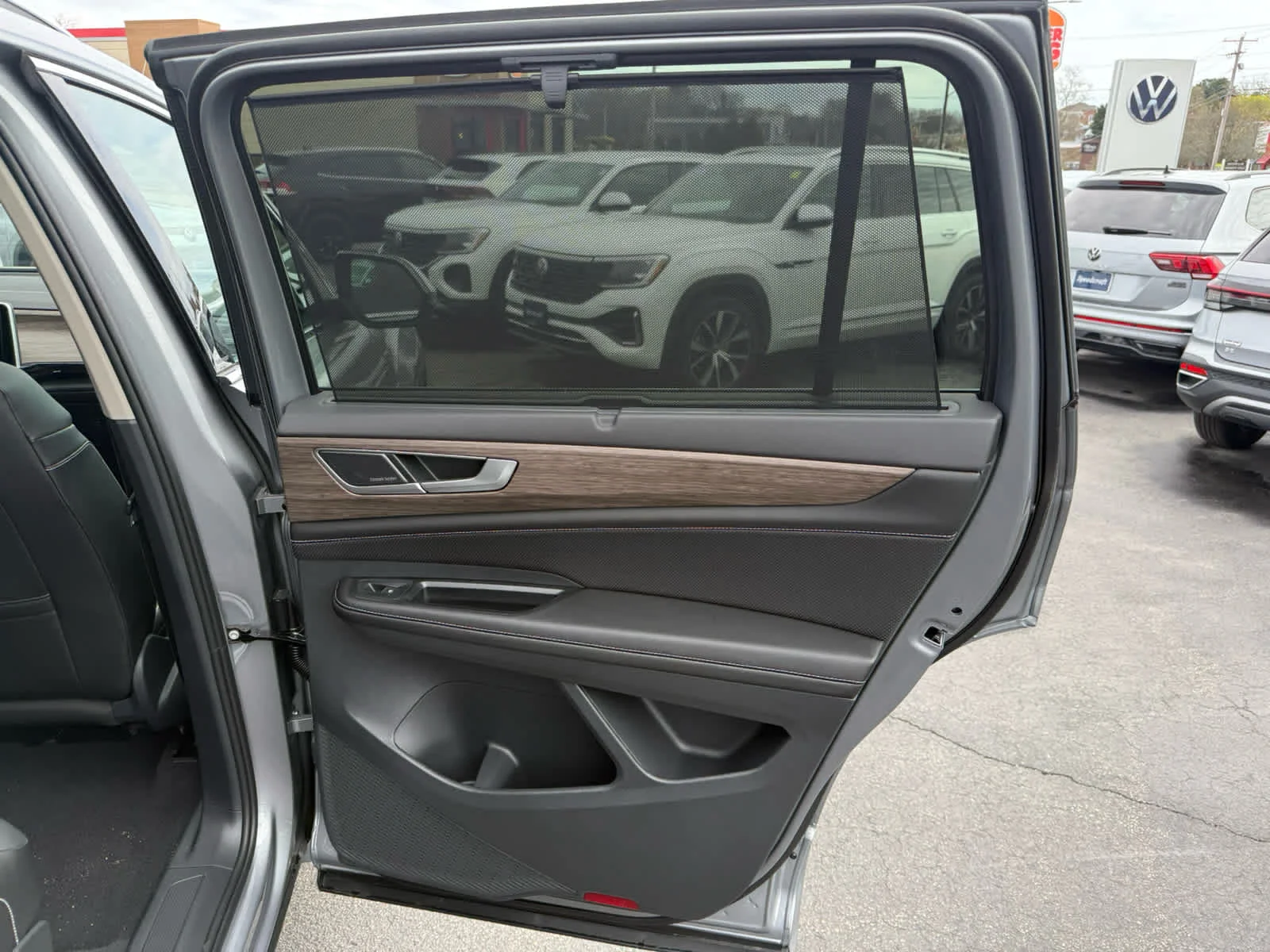 2026 Volkswagen Atlas SEL Premium R-Line - Photo 11