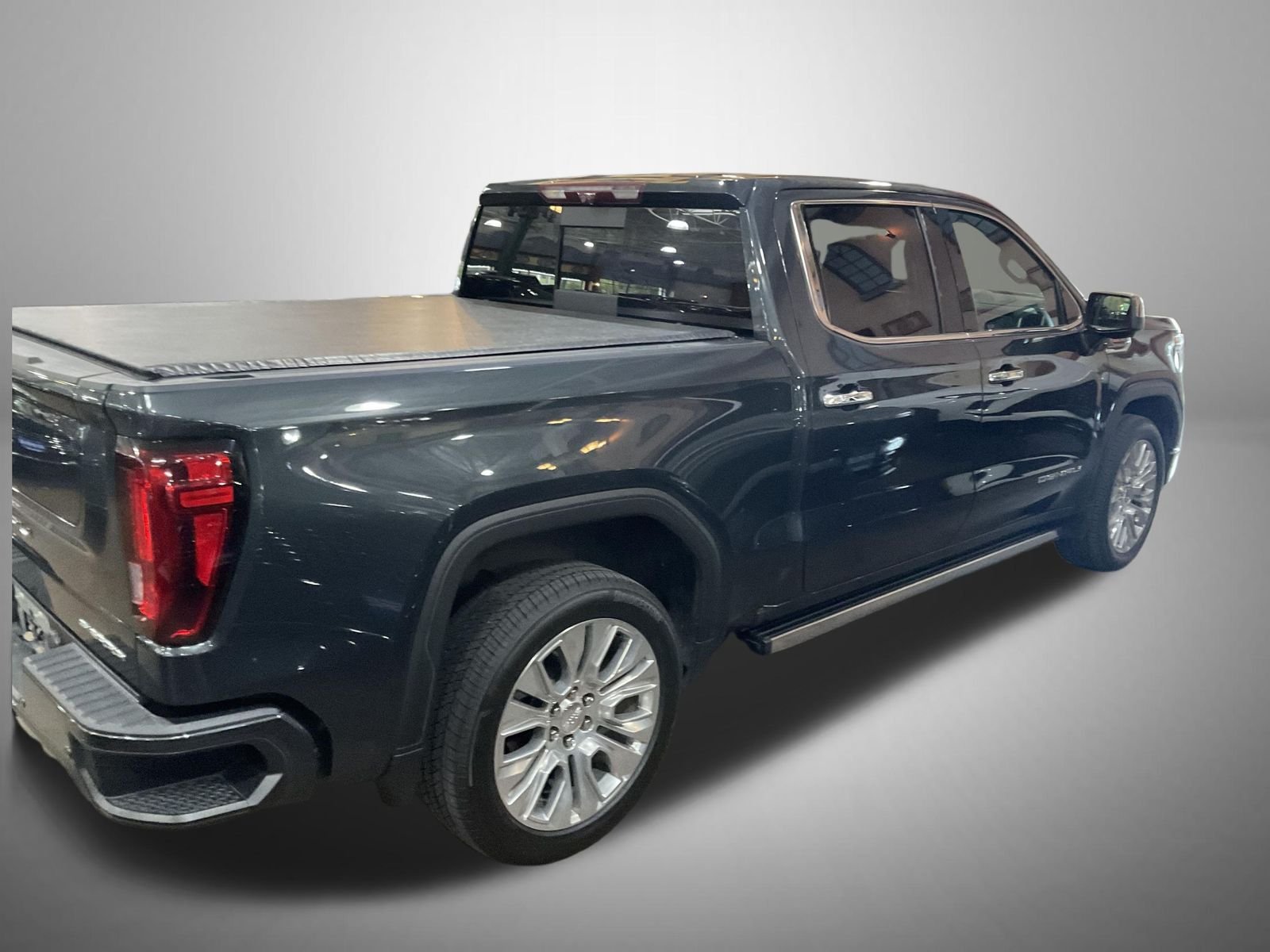 Used 2021 Green GMC Denali image 3