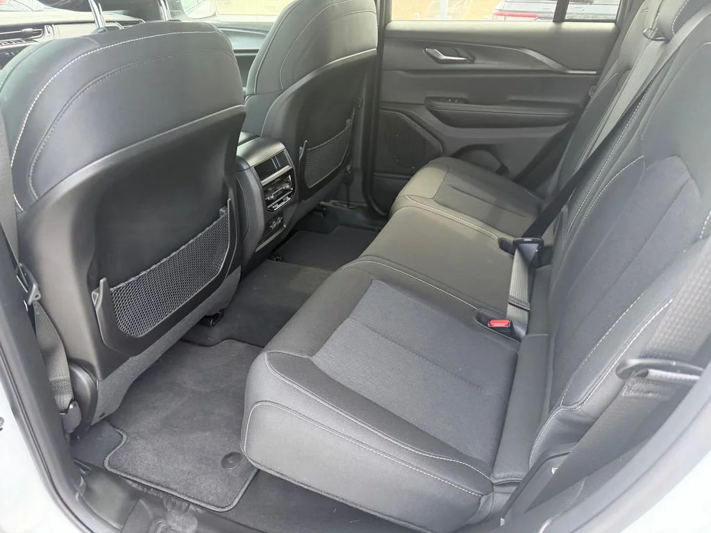 New 2026 Bright White Clearcoat Jeep Laredo image 10