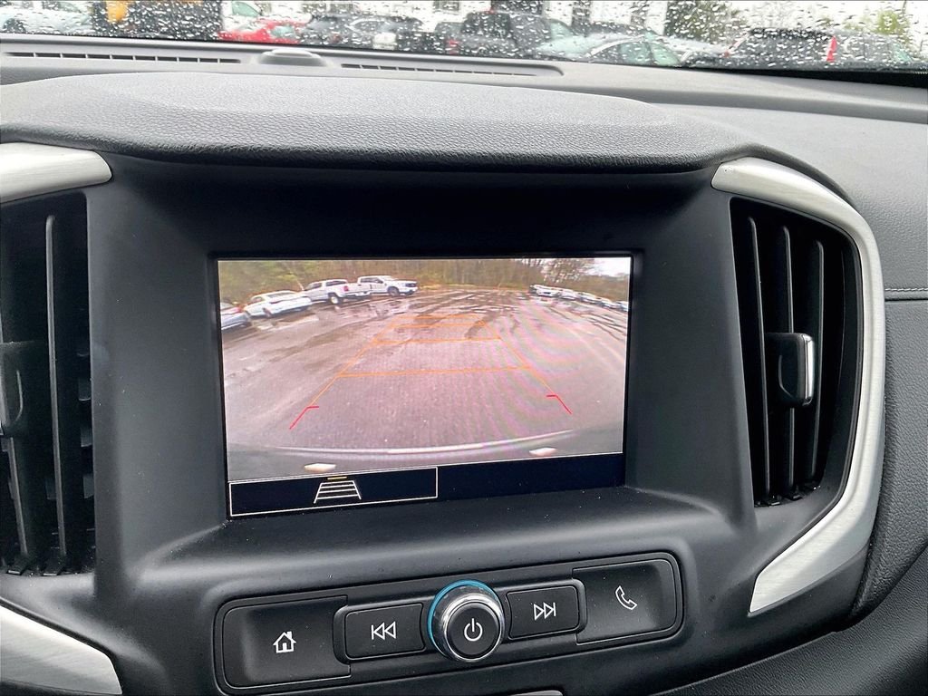 Used 2024 Silver GMC SLE image 16