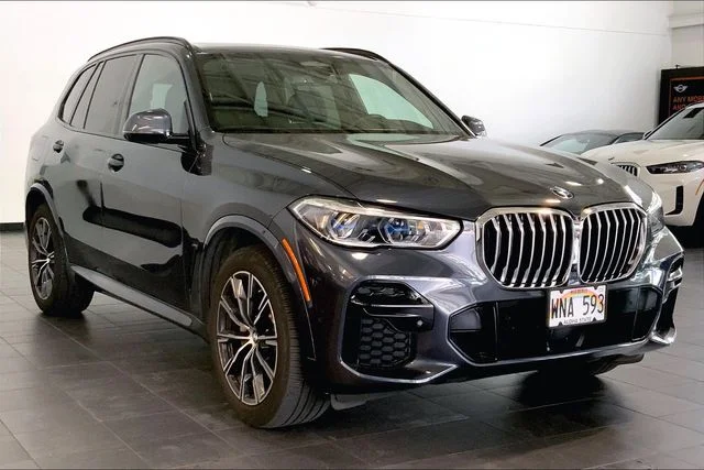 Used 2022 Arctic Grey Metallic BMW xDrive40i image 2