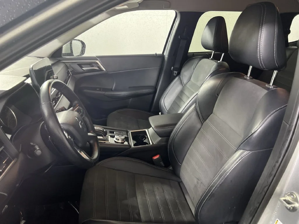 Used 2024 Black Mitsubishi SE image 13