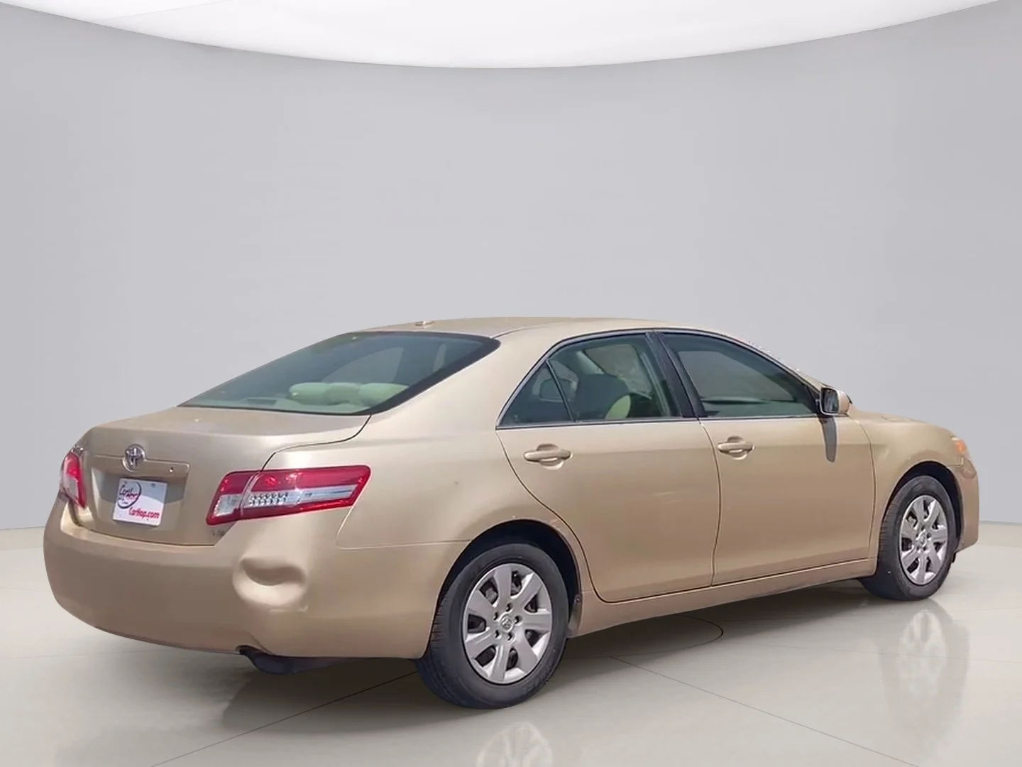 Used 2011 Gold Toyota LE image 5