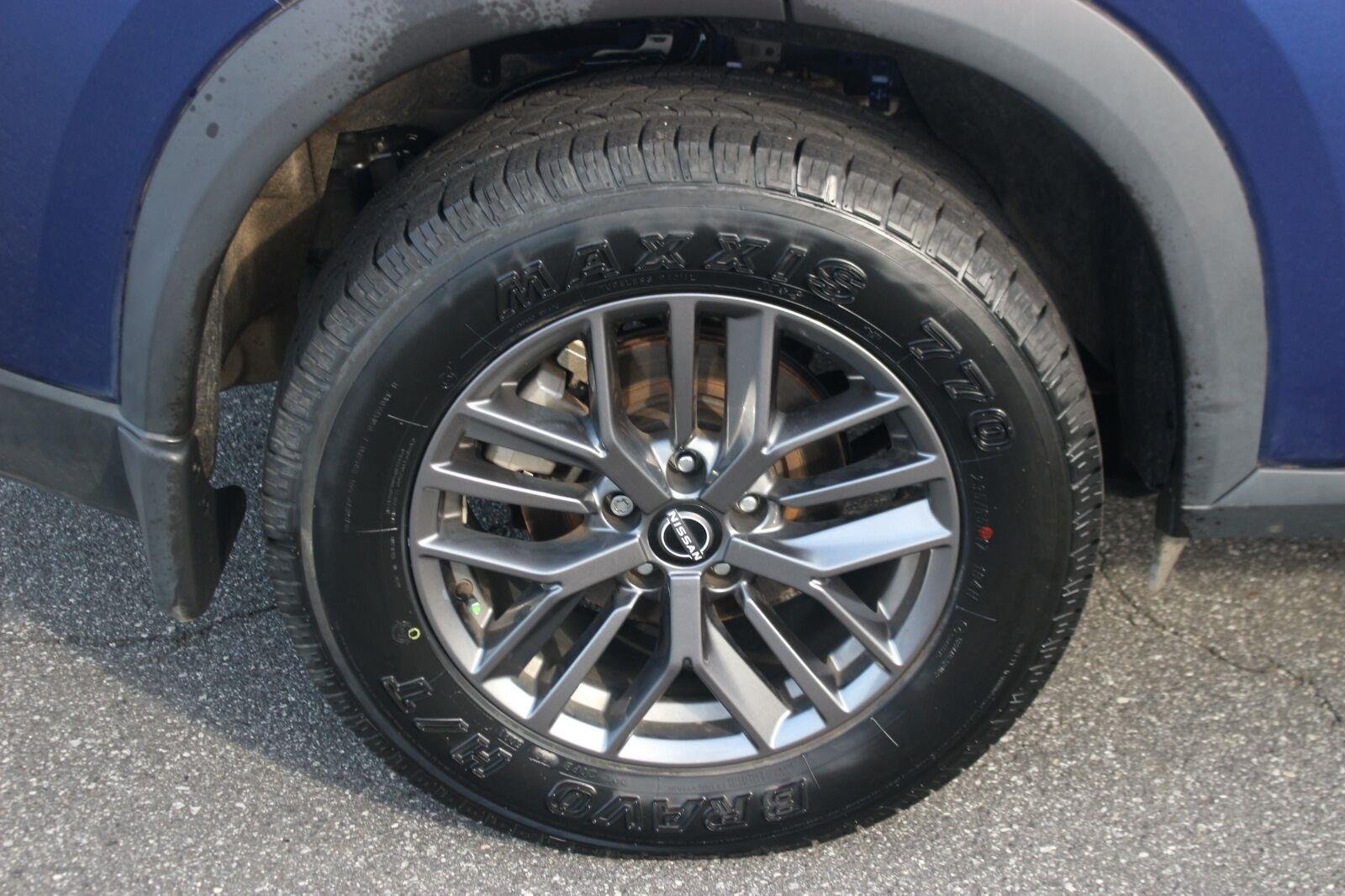 Used 2023 Blue Nissan S image 34