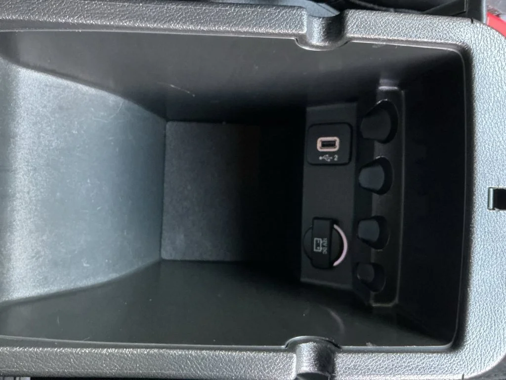 Used 2019 White Jeep Latitude Plus image 27