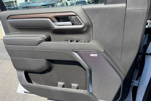 New 2026 Glacier White Tricoat GMC SLT image 18