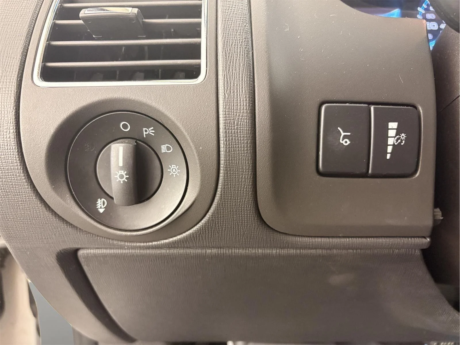 Used 2019 White Platinum Metallic Tri-Coat Ford Limited EcoBoost image 30