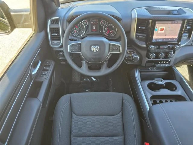 New 2026 Diamond Black Crystal Pearl-Coat Exterior Paint RAM BIG HORN image 27