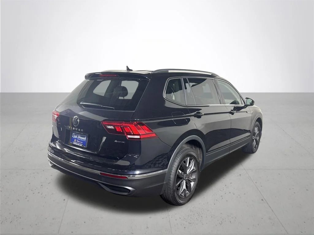 Certified Used 2022 Black Volkswagen 2.0T SE image 7