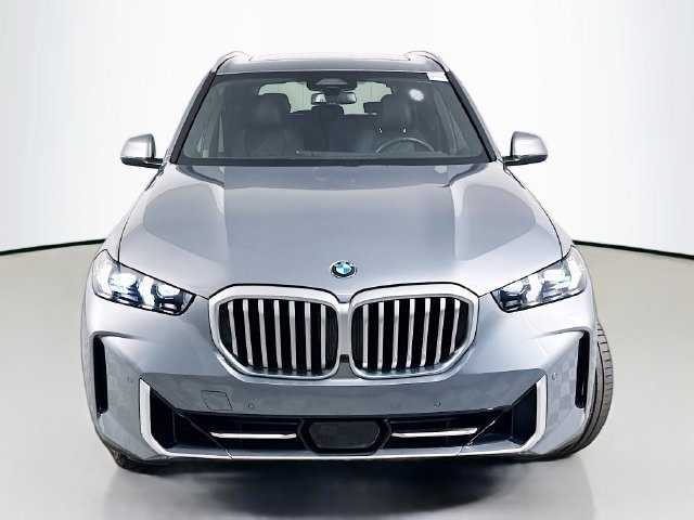 Used 2024 Skyscraper Grey Metallic BMW sDrive40i image 2