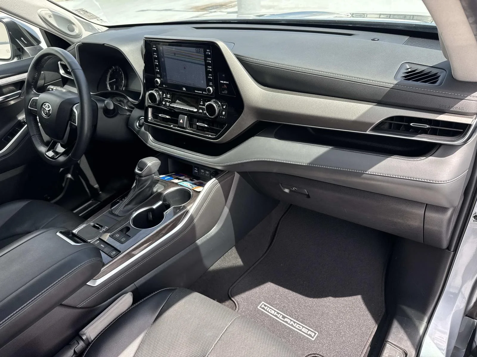 Used 2022 Moon Dust Toyota Limited image 13