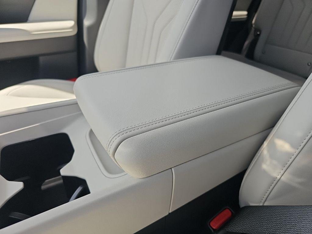 New 2026 White Hyundai SEL image 22