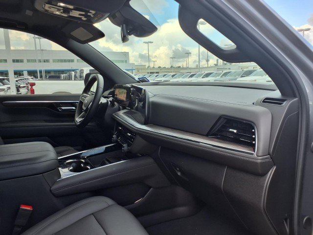 2026 Chevrolet Tahoe Z71 - Photo 12