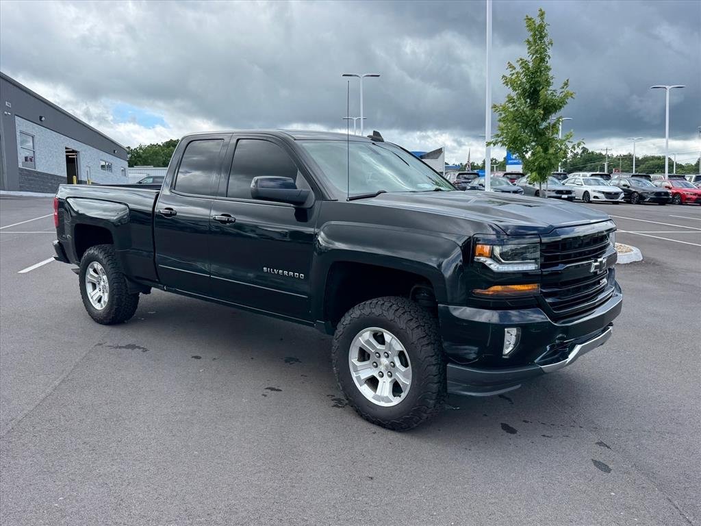 Used 2017 BLACK Chevrolet LT image 10