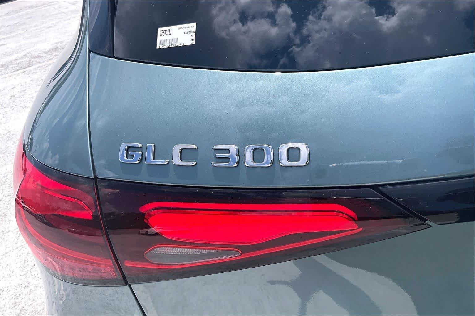 Used 2026 Verde Silver Metallic Mercedes-Benz GLC 300 image 30