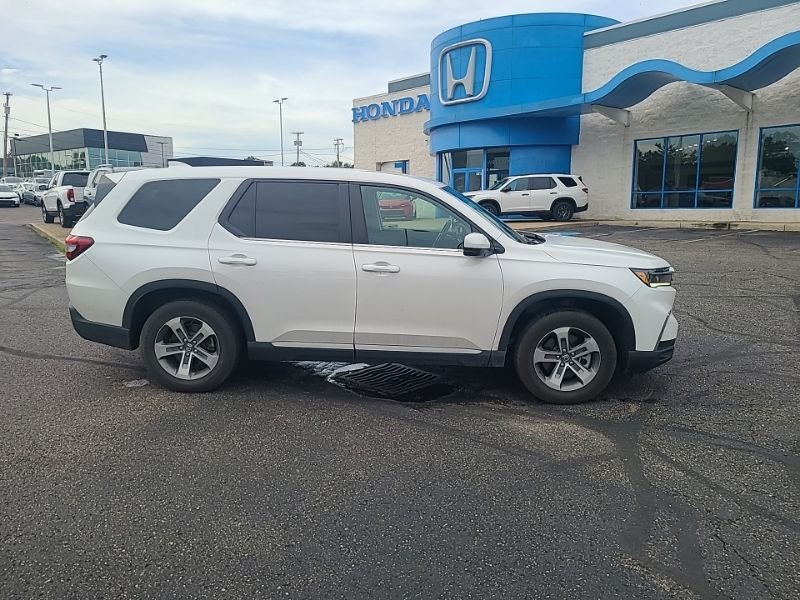 Used 2024  Honda EX-L image 6