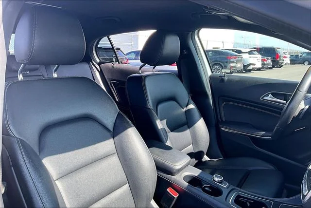 Used 2018 Silver Mercedes-Benz GLA 250 image 7
