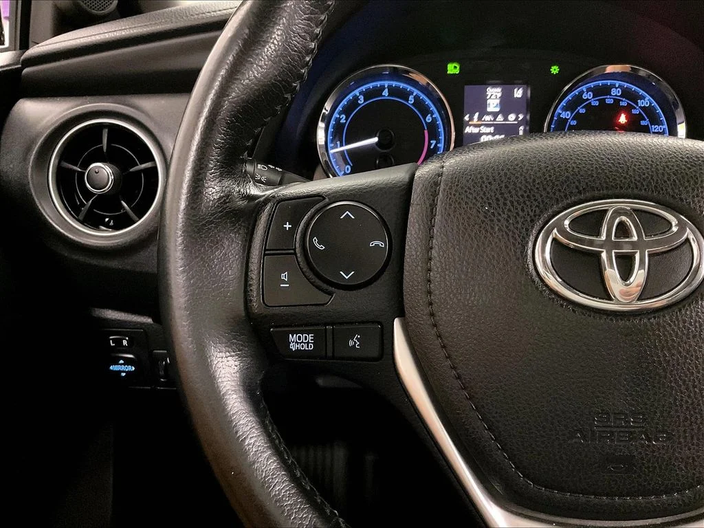 Used 2019 White Toyota SE image 22