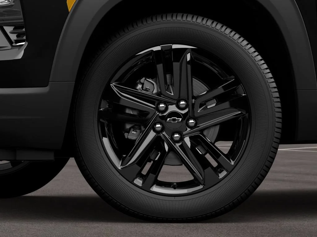 New 2026 Mosaic Black Metallic Chevrolet LT image 4