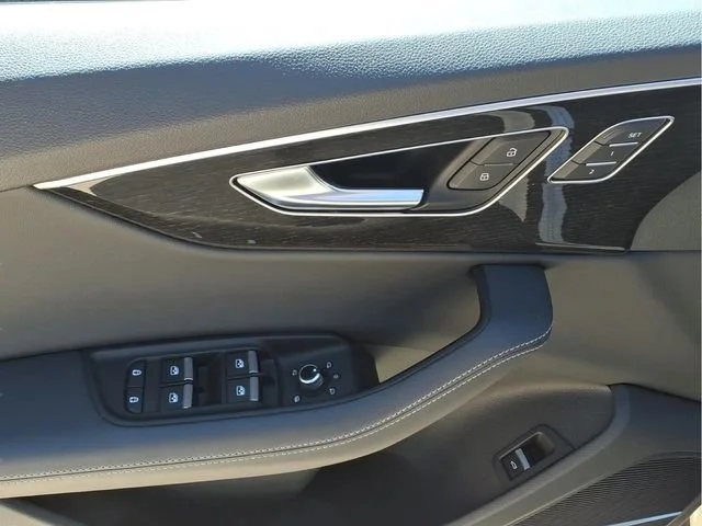 Used 2025  Audi Premium Plus image 19