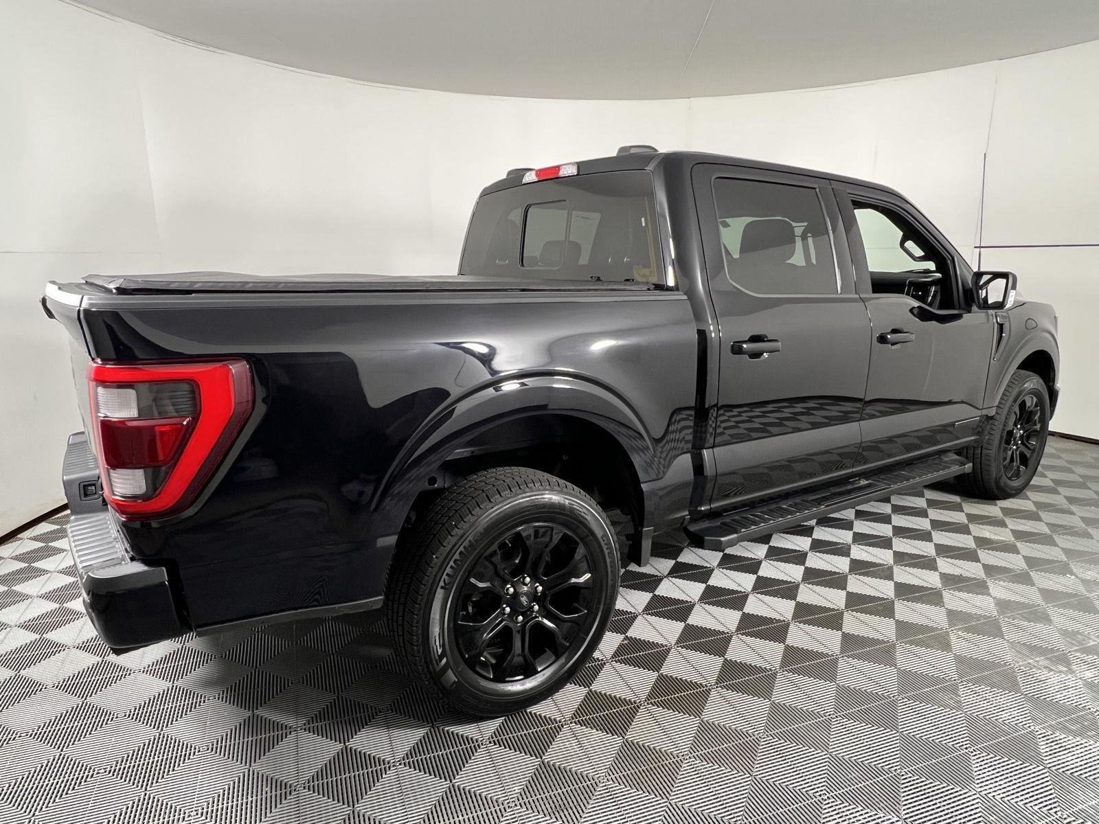 Used 2023 Agate Black Ford LARIAT image 10