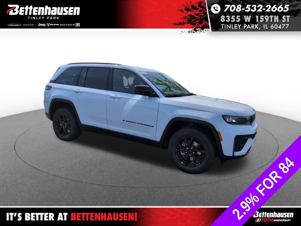 New 2026 Bright White Clear-Coat Exterior Paint Jeep Laredo Altitude image 3