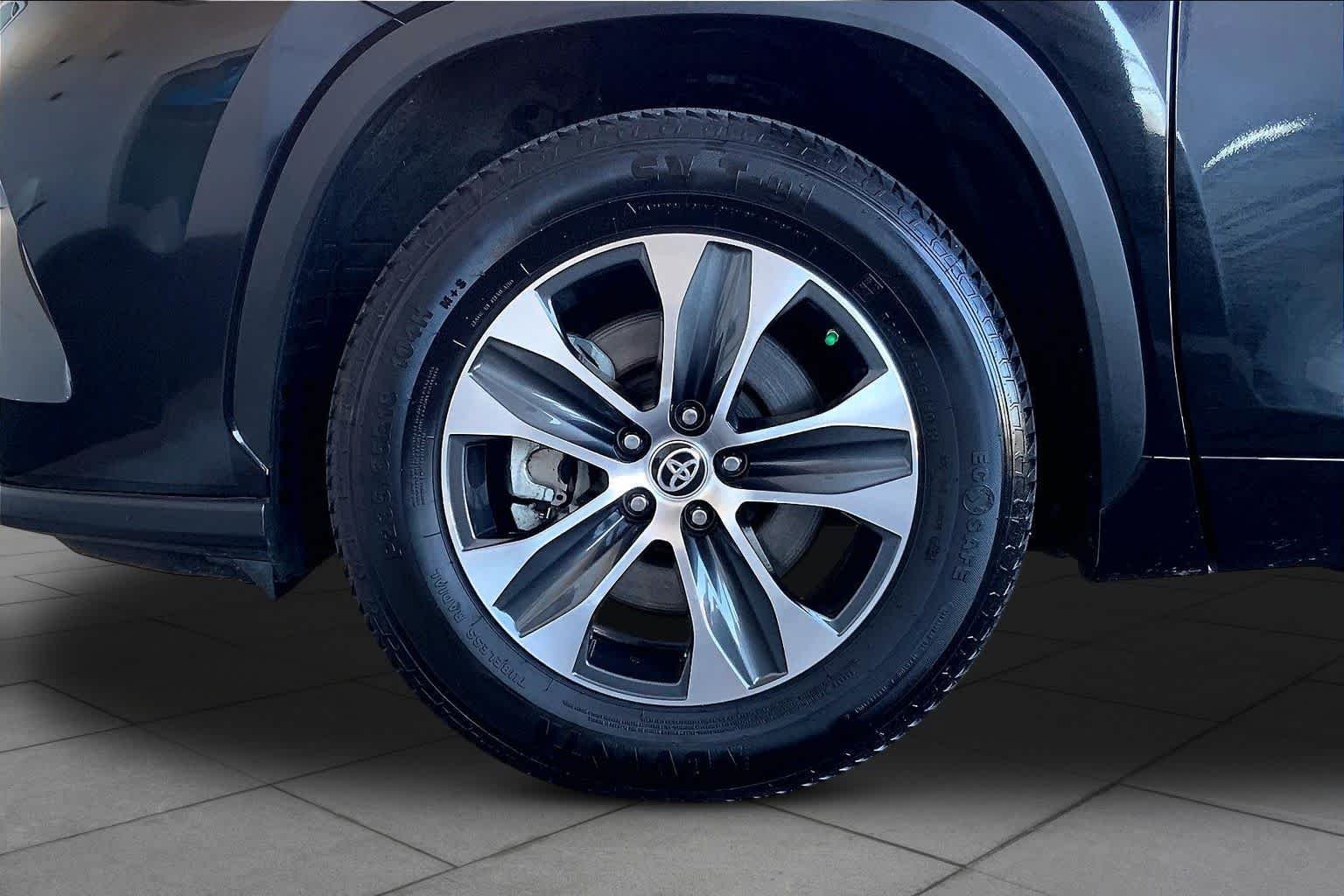 2024 Toyota Highlander LE - Photo 20
