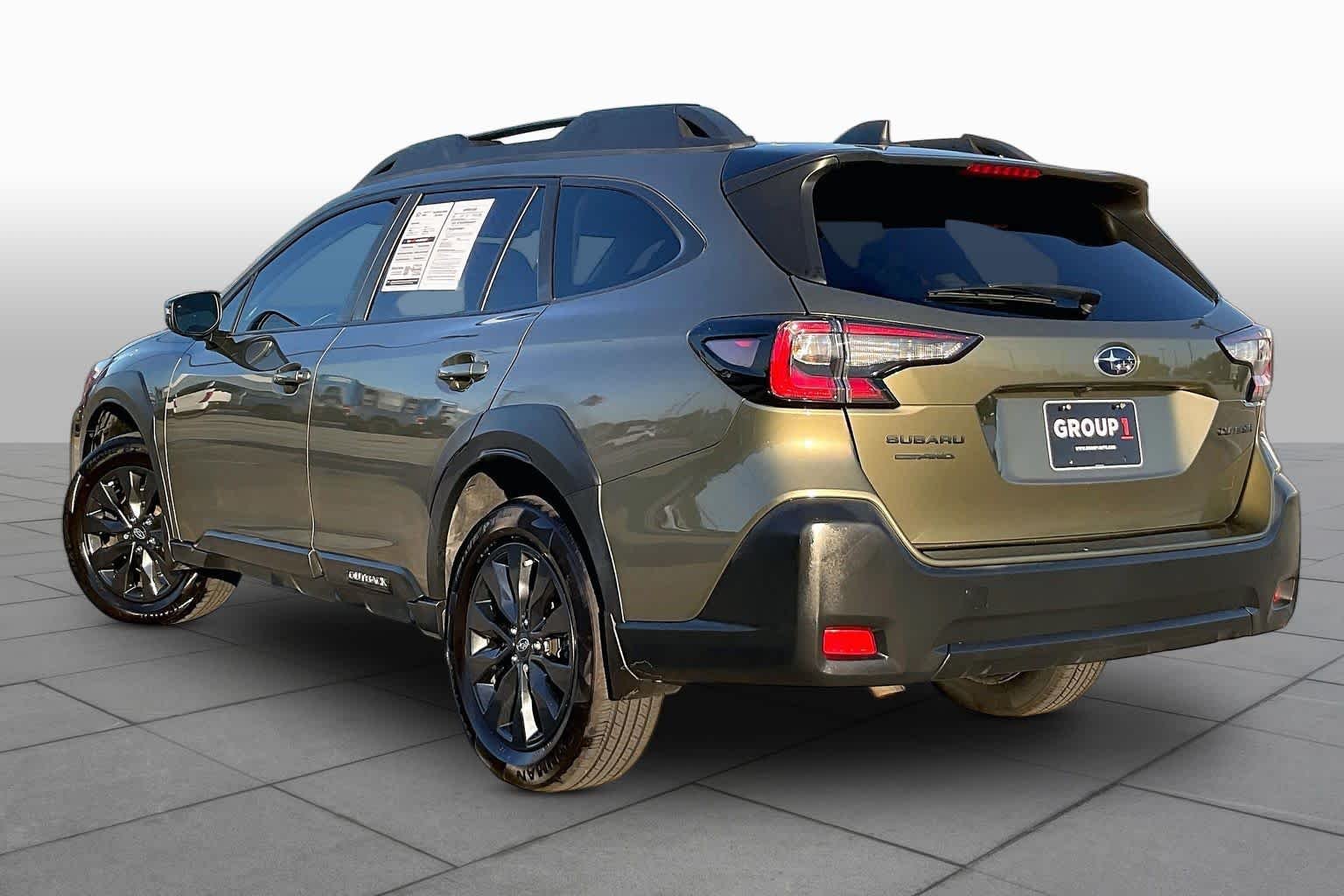 Used 2023 Autumn Green Metallic Subaru Onyx Edition image 12