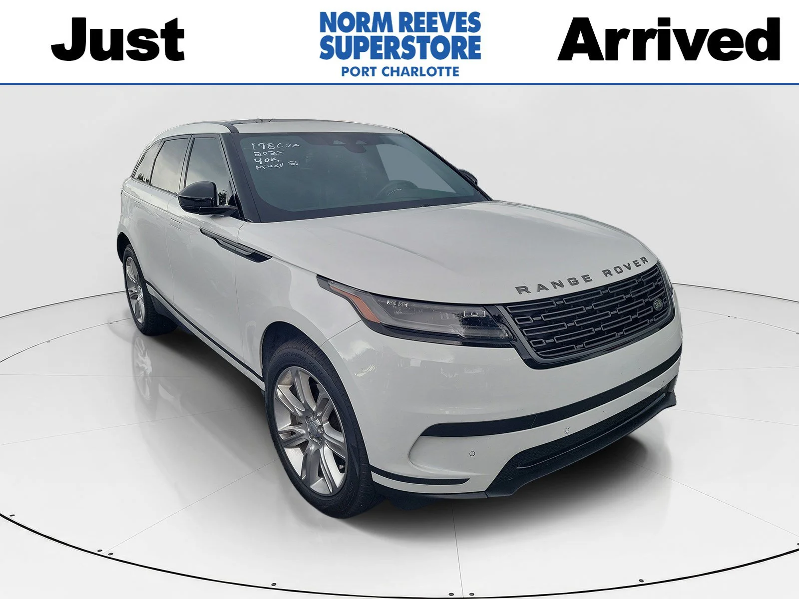 Used 2025  Land Rover S image 1