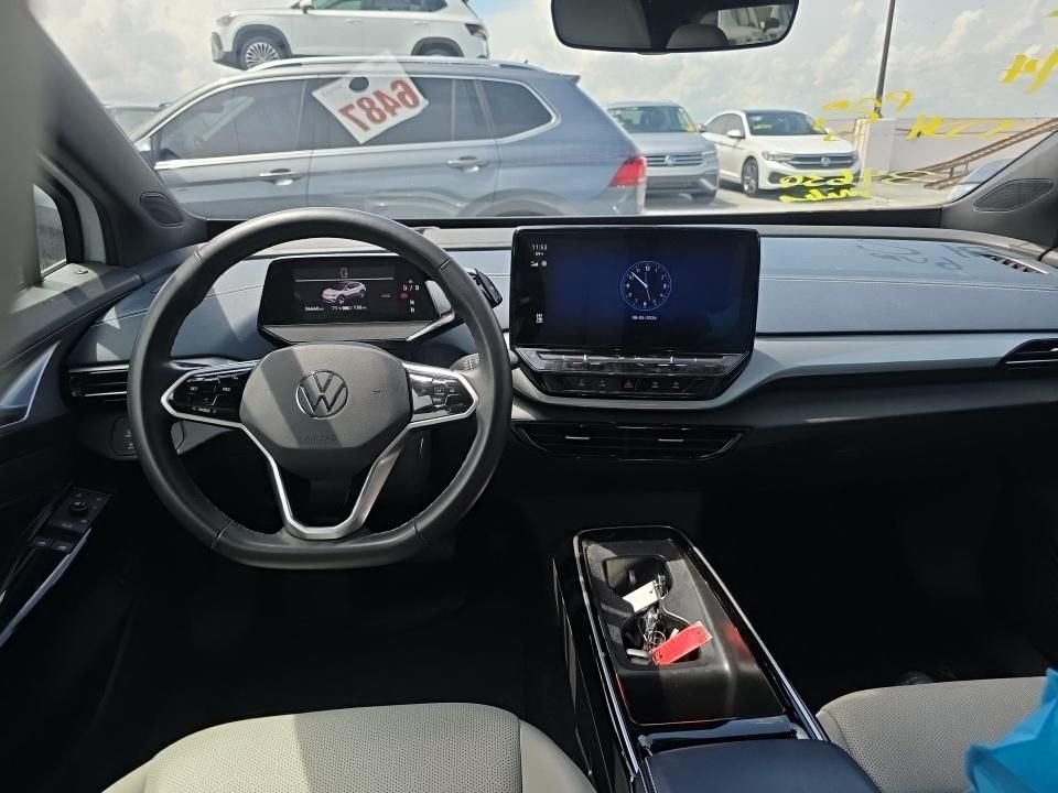 Used 2024 White Volkswagen S image 9