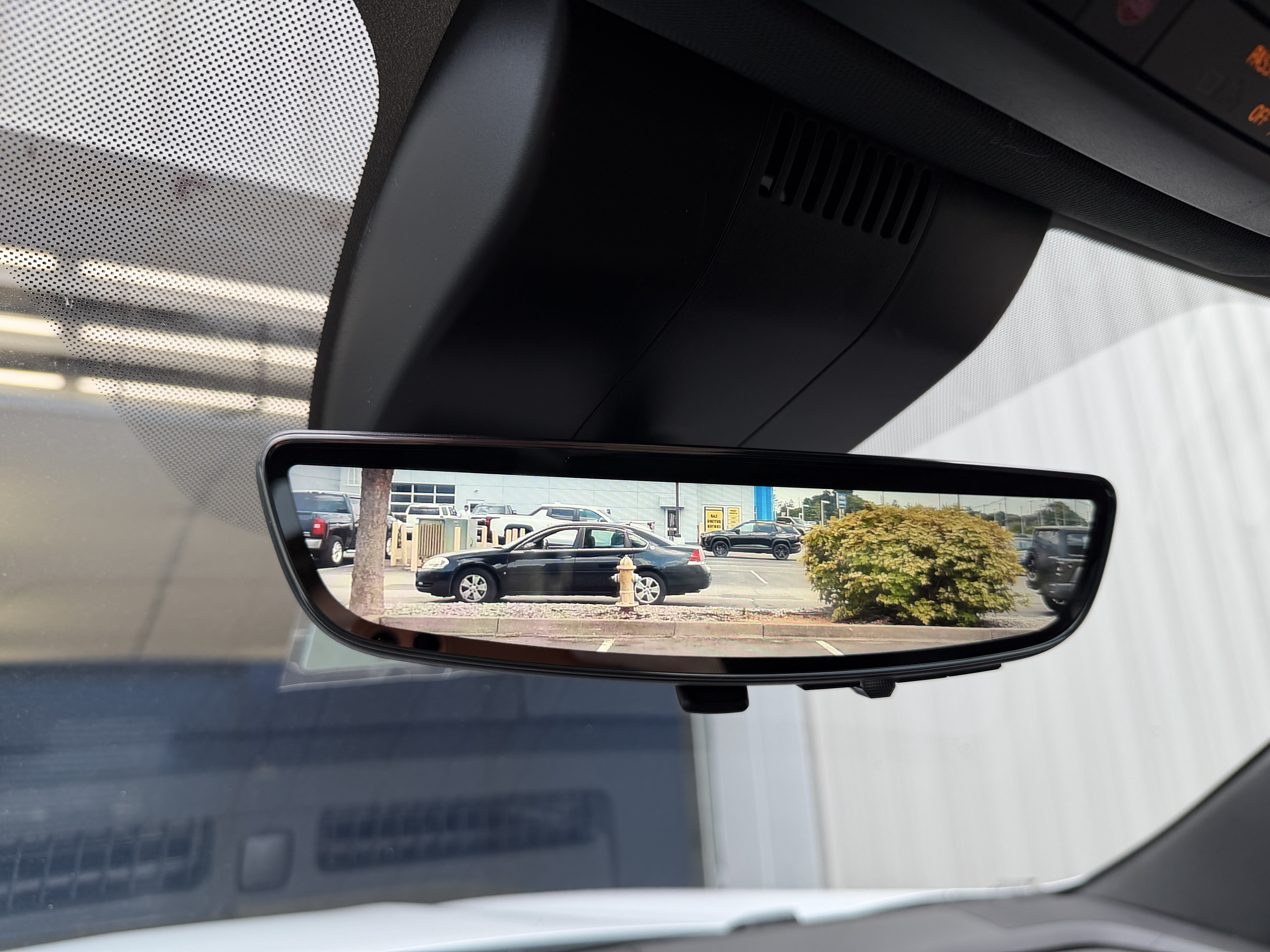 2026 Chevrolet Suburban High Country - Photo 29